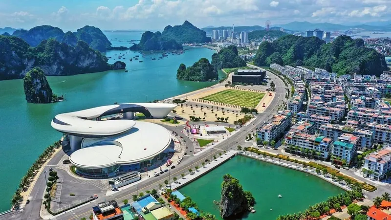 Sản phẩm dau tu bat dong san ha long loi the va thach thuc — Công Ty Cổ Phần Địa ốc Wiki — MST 0313837565