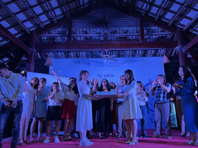 Sản phẩm GALA DINNER 1 — SaigonQueen Travel - Công Ty TNHH Du Lịch Truyền Thông Và Sự Kiện SaigonQueen — MST 0313892005