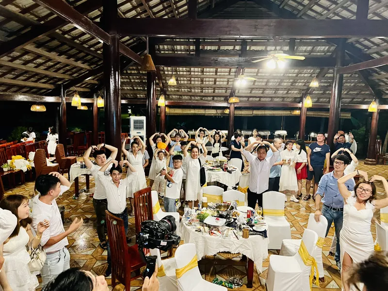 Sản phẩm GALA DINNER 2 — SaigonQueen Travel - Công Ty TNHH Du Lịch Truyền Thông Và Sự Kiện SaigonQueen — MST 0313892005