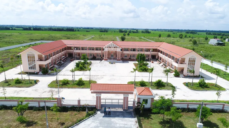 Sản phẩm h38 — Công Ty Cổ Phần Xây Dựng Và Kết Cấu Thép Đại Tín — MST 0313911610