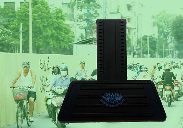 Sản phẩm Tấm chắn đinh xe máy màu đen in một lớp hoa màu xanh dương — Logo Nhựa Dẻo Sen Vàng - Công Ty TNHH Một Thành Viên Logo Sen Vàng — MST 0313990997