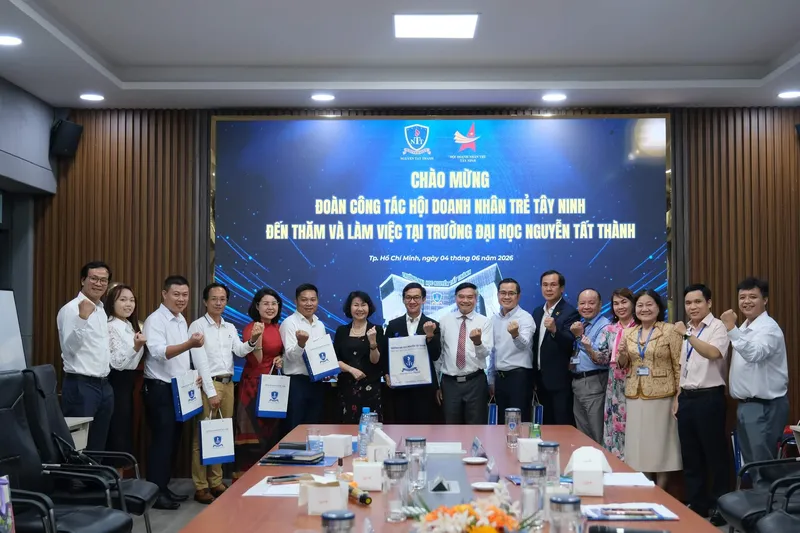 Sản phẩm hoi doanh nhan tre tay ninh lam viec voi truong dai hoc nguyen tat thanh — Công Ty Cổ Phần PURE GLOBAL — MST 0313991052