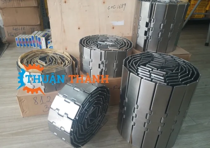 Sản phẩm xich inox chay thang 1 8679 — Công Ty Cổ Phần Thiết Bị Công Nghiệp Thuận Thành — MST 0314014236