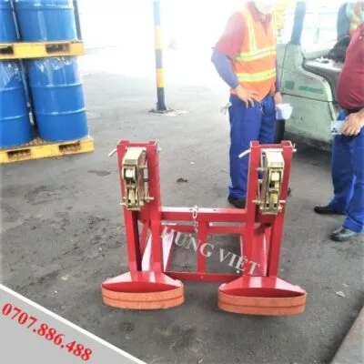 Sản phẩm cang gap phuy 720kg gan xe nang 400x400 — Công Ty TNHH Công Nghiệp Hưng Việt — MST 0314088823