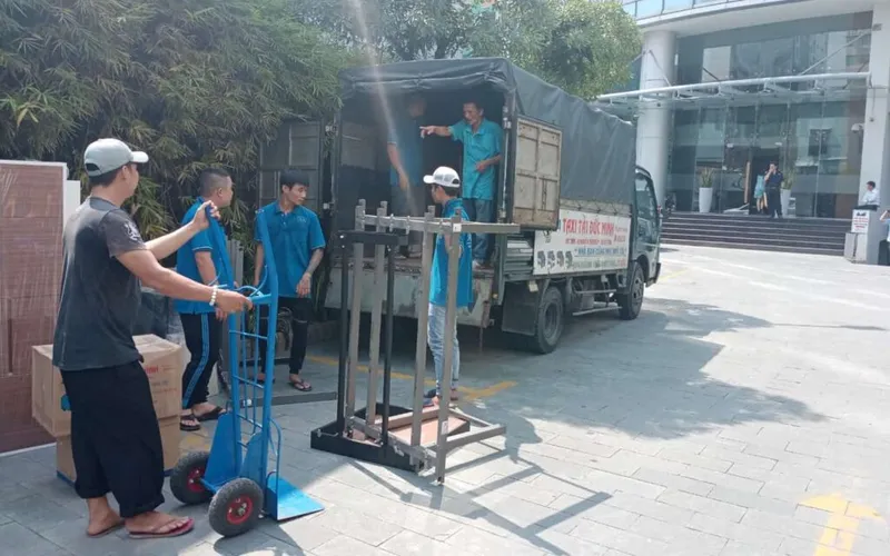 Sản phẩm chuyen van phong quan 1 min 1 e1700300861621 1024x640 — Công Ty TNHH Dịch Vụ Vận Tải Đức Minh — MST 0314111381