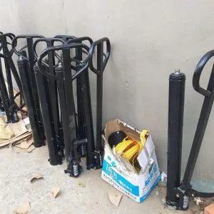 Sản phẩm bom xe nang tay cao 1T 1.5T 300x300 — Công Ty TNHH Công Nghiệp Bích Hảo — MST 0314120611