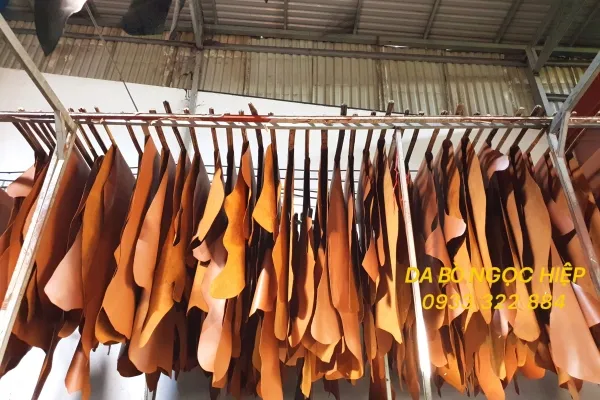 Sản phẩm tong quan cty 1 4936 — Da Bò Ngọc Hiệp - Công Ty Trách Nhiệm Hữu Hạn Một Thành Viên Thương Mại Dịch Vụ
Sản Xuất Da Giày Ngọc Hiệp — MST 0314191919