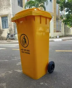 Sản phẩm thung rac nhua 120l mau vang 247x300 — Công Ty TNHH Sản Xuất Việt Xanh — MST 0314192630