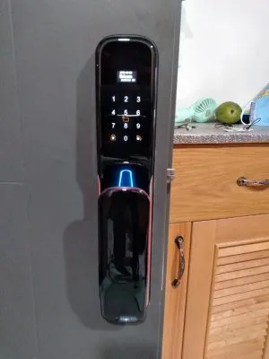 Sản phẩm khoá ab 14 lắp ở nhà anh châu tại chung cư sky 9 300x400 — Công Ty TNHH Thương Mại SERICA — MST 0314234111
