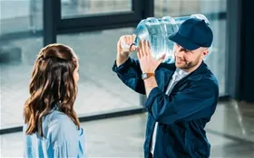 Sản phẩm dich vu giao nuoc binh 19L — Nước Đóng Chai iWater - Công Ty TNHH iWater — MST 0314380803