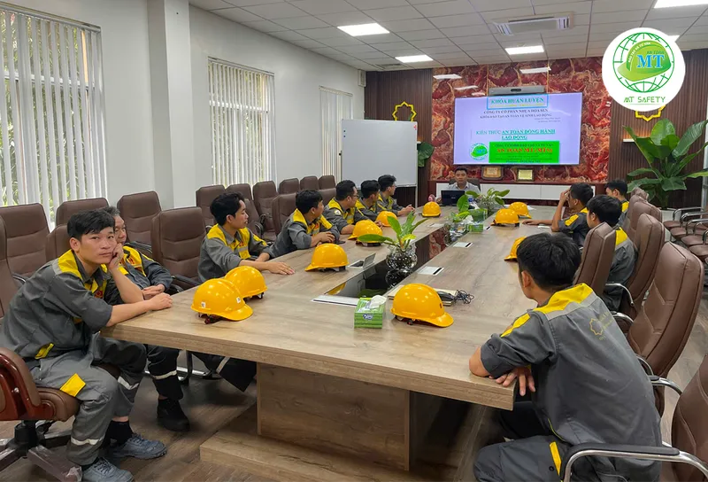 Sản phẩm huan luyen an toan lao dong home 04 — Công Ty TNHH Đào Tạo Và Tư Vấn An Toàn MT — MST 0314386749
