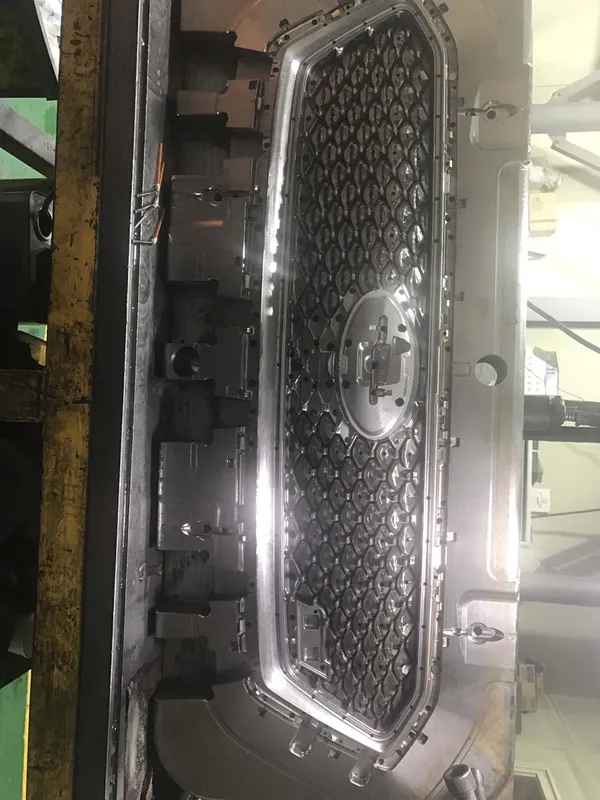 Sản phẩm gia cong khuon mau 36 — Xử Lý Bề Mặt Đánh Bóng Khuôn Mẫu ST -TECH - Công Ty TNHH ST -TECH — MST 0314427240