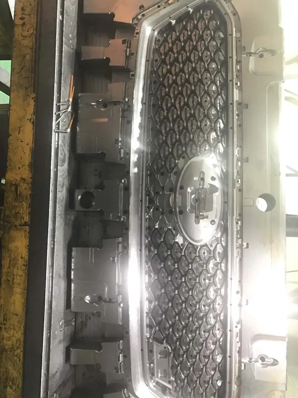 Sản phẩm gia cong khuon mau 37 — Xử Lý Bề Mặt Đánh Bóng Khuôn Mẫu ST -TECH - Công Ty TNHH ST -TECH — MST 0314427240
