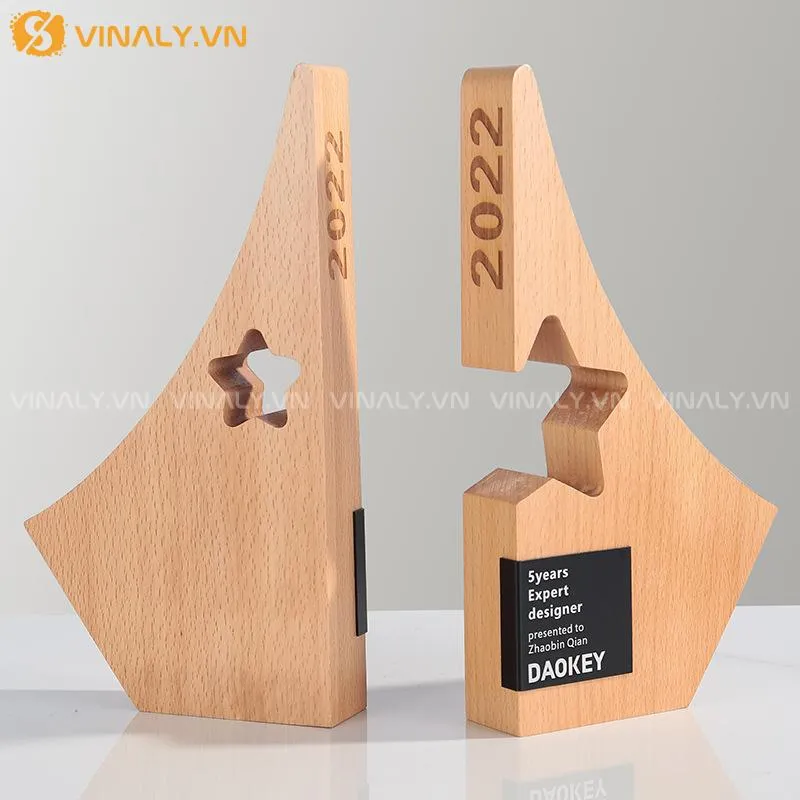 Sản phẩm ky niem chuong go 2 — Quà Tặng Vinaly - Công Ty Cổ Phần Sản Xuất Và Thương Mại Vinaly — MST 0314492680