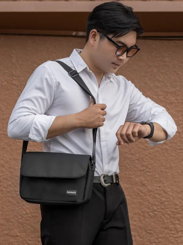 Sản phẩm tui deo cheo canvas dv298 life style scaled — Công Ty TNHH Sản Xuất Thương Mại Dịch Vụ Thông Thái Group — MST 0314501977