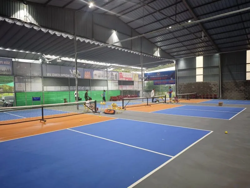 Sản phẩm hinh anh cua clb pickleball nam can tho voi 7 san son 1 e1744207563390 — CM Sport - Công Ty TNHH Shining Sun — MST 0314598711