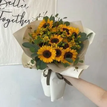 Sản phẩm bo hoa huong duong 360x360 — Công Ty TNHH Hoa Tươi FLOWERSIGHT — MST 0314643481