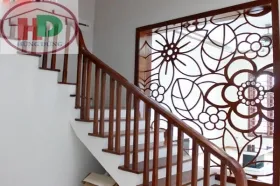 Sản phẩm small.vach ngan hoa van cau thang hd21 — Công Ty TNHH Nội Thất Quảng Cáo Hùng Dũng — MST 0314647447