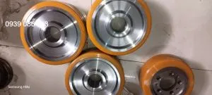 Sản phẩm lop xe nang dien pu_300x300 — Công Ty TNHH Sản Xuất Cao Su Hoàng Anh — MST 0314651958