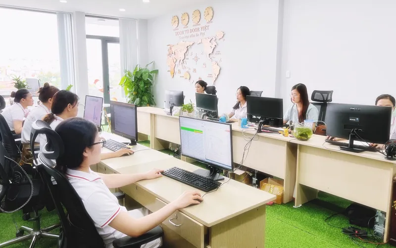Sản phẩm hardwork scaled — Công Ty TNHH Door To Door Việt — MST 0314732766