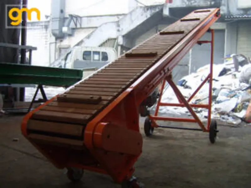 Sản phẩm bang tai go 300x225.jpg — Công Ty TNHH Chuyển Động Toàn Cầu — MST 0314780985