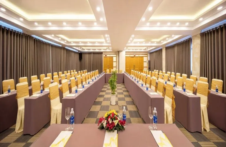 Sản phẩm 6ujhp97d4y1z3ho9t7zsqlkxrazh_cho thue phong hop phong hoi nghi hoi thao 9 2 768x502 — Công Ty TNHH Đầu Tư Và Thương Mại Đại Phúc An — MST 0314818491