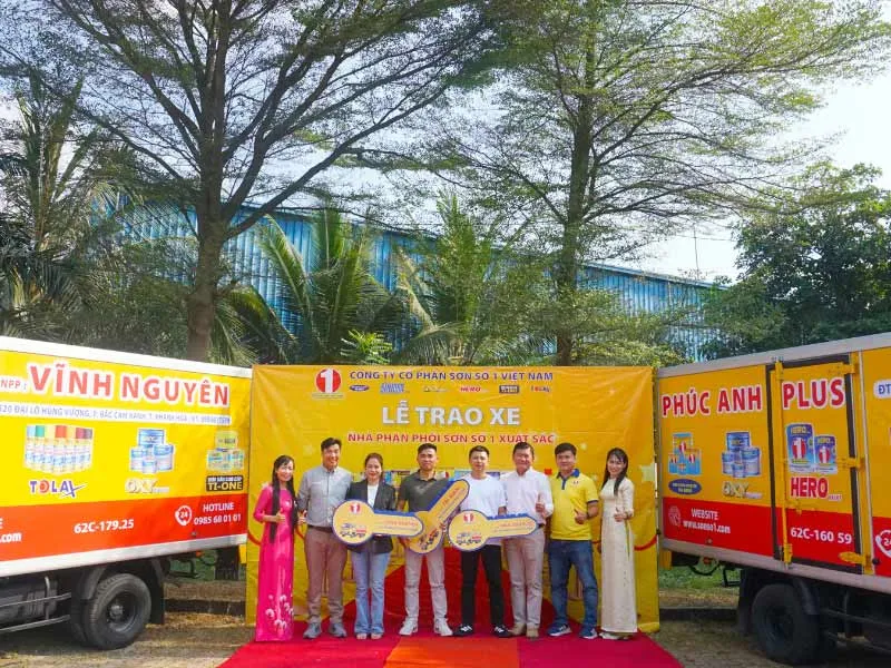Sản phẩm trao tang xe npp sonso1 xuat sac 2025 3 — Công Ty Cổ Phần Sơn Số 1 Việt Nam — MST 0314823910