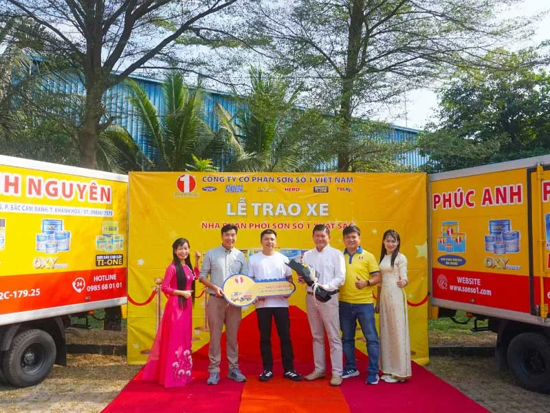 Sản phẩm trao tang xe npp sonso1 xuat sac 2025 4 — Công Ty Cổ Phần Sơn Số 1 Việt Nam — MST 0314823910