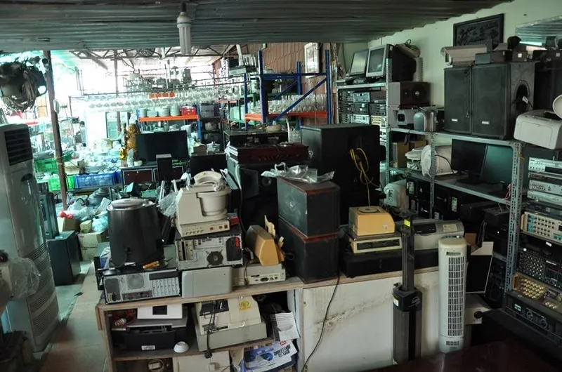 Sản phẩm thu mua hang thanh ly 4 — Công Ty TNHH Thương Mại Xây Dựng Và Dịch Vụ Vận Tải Cơ Giới Đại Tín Trung — MST 0314859240