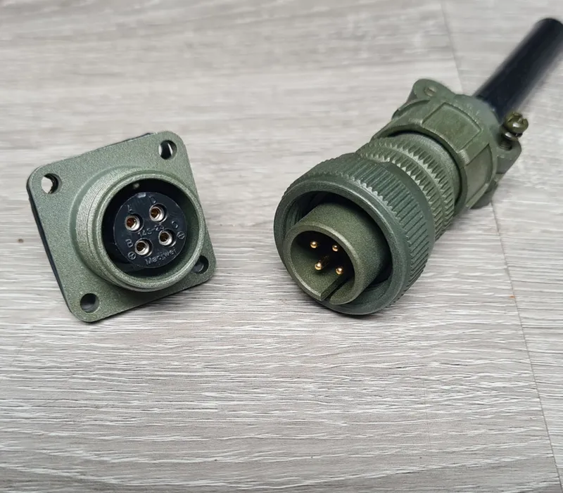 Sản phẩm giac cam dien 4 chan — Công Ty TNHH Kỹ Thuật Điện Việt — MST 0314880884