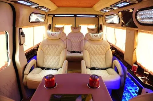 Sản phẩm Noi that Limousine 9cho TXTD 820 5 500x332 — Công Ty TNHH Du Lịch Sự Kiện Quốc Tế MGM — MST 0314914572
