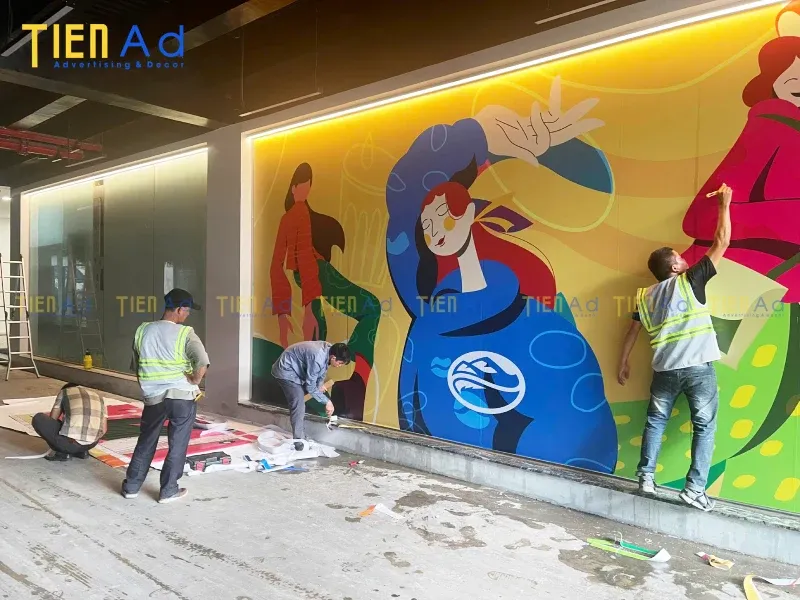 Sản phẩm Thi cong dan decal cho chuoi cafe Highiland — Công Ty TNHH Tiến AD — MST 0314970425