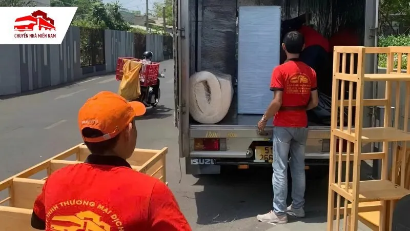 Sản phẩm xe tai van chuyen chuyen nghiep — Công Ty TNHH Thương Mại Dịch Vụ Vận Chuyển Miền Nam — MST 0315037130