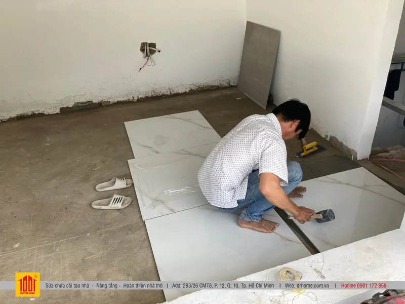 Sản phẩm Thi cong lat gach sau khi nang them san moi — Công Ty TNHH Sửa Chữa Nhà Doctor Home — MST 0315058363