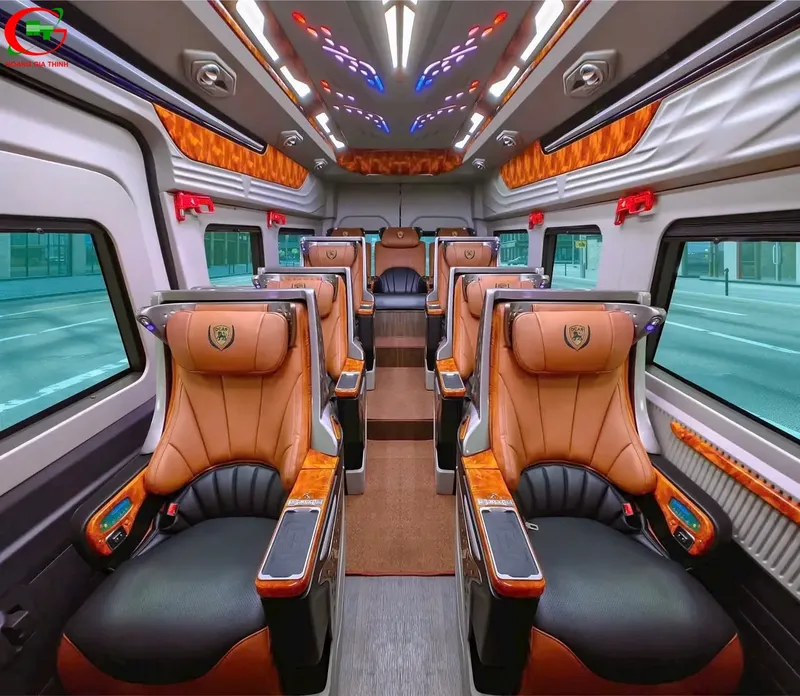 Sản phẩm 260106_limo12c_ford_dcar_thuongdinh_business 11 — Cho Thuê Xe Du Lịch, Xe Limousine, Xe Vip Cao Cấp - Công Ty TNHH Dịch Vụ Tổng
Hợp Hoàng Gia Thịnh — MST 0315087283