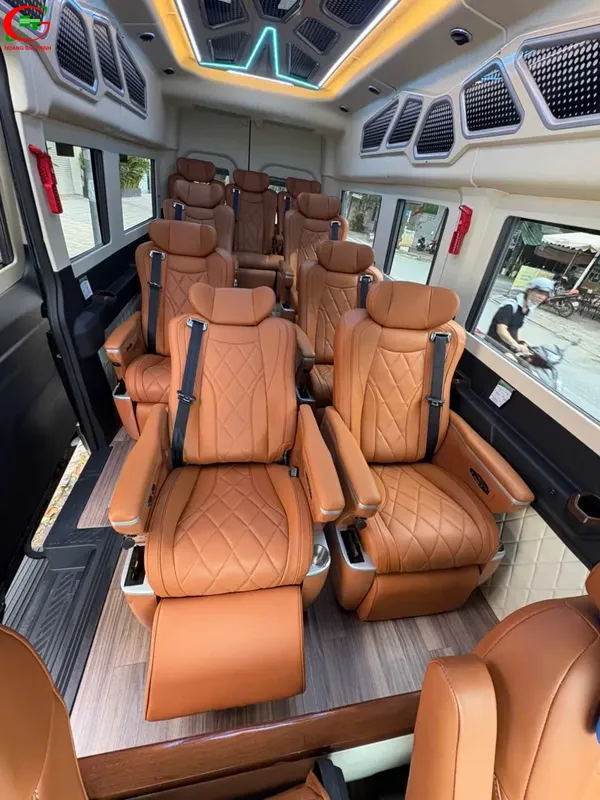Sản phẩm 260106_limo12c_ford_skybus 5 — Cho Thuê Xe Du Lịch, Xe Limousine, Xe Vip Cao Cấp - Công Ty TNHH Dịch Vụ Tổng
Hợp Hoàng Gia Thịnh — MST 0315087283