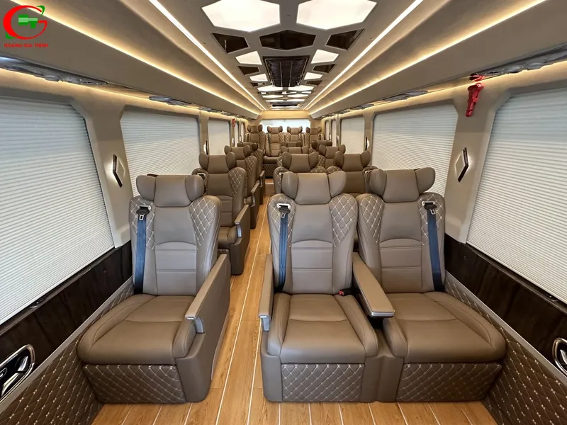Sản phẩm 260106_limo17c_autokingdom 5 — Cho Thuê Xe Du Lịch, Xe Limousine, Xe Vip Cao Cấp - Công Ty TNHH Dịch Vụ Tổng
Hợp Hoàng Gia Thịnh — MST 0315087283