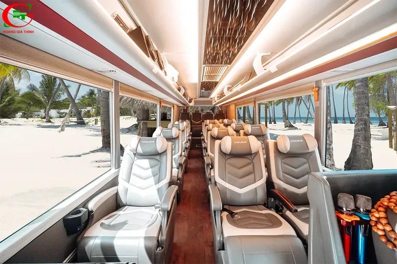 Sản phẩm 260106_limo20c_business 18 — Cho Thuê Xe Du Lịch, Xe Limousine, Xe Vip Cao Cấp - Công Ty TNHH Dịch Vụ Tổng
Hợp Hoàng Gia Thịnh — MST 0315087283