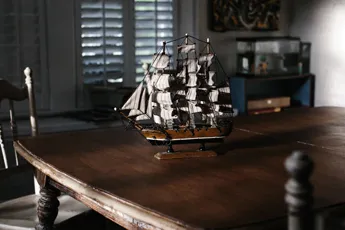 Sản phẩm Boat_on_desk_345x230px — Công Ty TNHH Bluestar AMG Vietnam — MST 0315107243