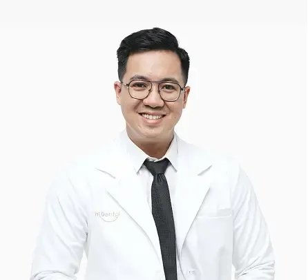 Sản phẩm portrait smiling young woman 1 — Nha Khoa Hidental - Công Ty TNHH Nha Khoa Xin Chào — MST 0315150552