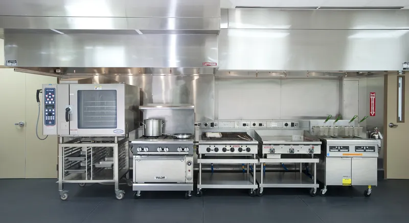 Sản phẩm bao gia thiet bi inox cong nghiep 1 — Thiết Bị Bếp Sáu Phát - Chi Nhánh Công Ty TNHH Sản Xuất & Thương Mại Sáu Phát — MST 0315205794