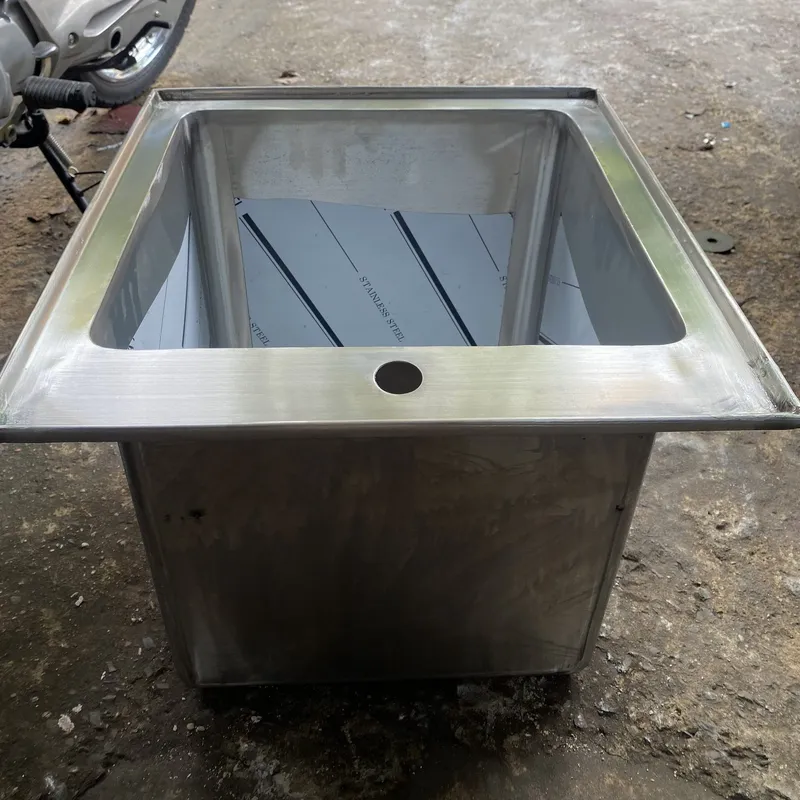 Sản phẩm z4941694422640_40d2621d9aa0de37ede363a73d757264 e1701685449743 — Thiết Bị Bếp Sáu Phát - Chi Nhánh Công Ty TNHH Sản Xuất & Thương Mại Sáu Phát — MST 0315205794