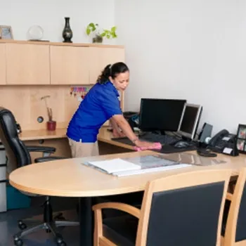Sản phẩm timnguoidonvesinhvanphong2 7153 — Công Ty TNHH Đầu Tư Phát Triển Dịch Vụ Sao Vàng — MST 0315236471