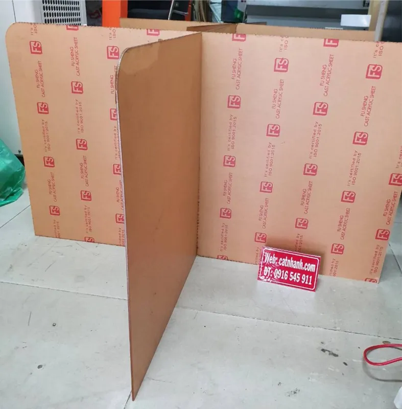 Sản phẩm tam mica phong dich 1008x1024 — Công Ty TNHH Quảng Cáo Nhân Tâm — MST 0315255481