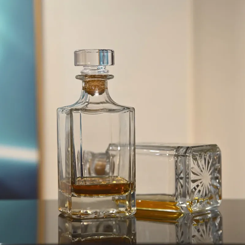 Sản phẩm chai thuy tinh 750ml than tru vuong dung ruou 5 — Thủy Tinh ISOGLASS - Công Ty TNHH Thương Mại Dịch Vụ Navipac — MST 0315350858