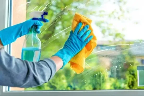 Sản phẩm ve sinh cua nhom xingfa dinh son nuoc 5 — Công Ty TNHH Vệ Sinh Công Nghiệp 24h — MST 0315397380
