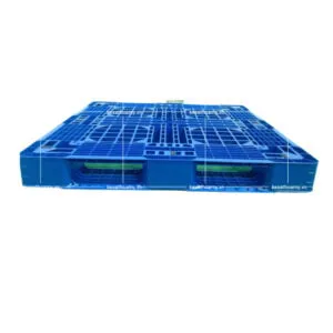 Sản phẩm pallet nhua kti 1100x1100x120mm1 300x300 — Kệ Chứa Hàng Hòa Mỹ - Công Ty Cổ Phần Dịch Vụ Và Đầu Tư Hòa Mỹ — MST 0315436495