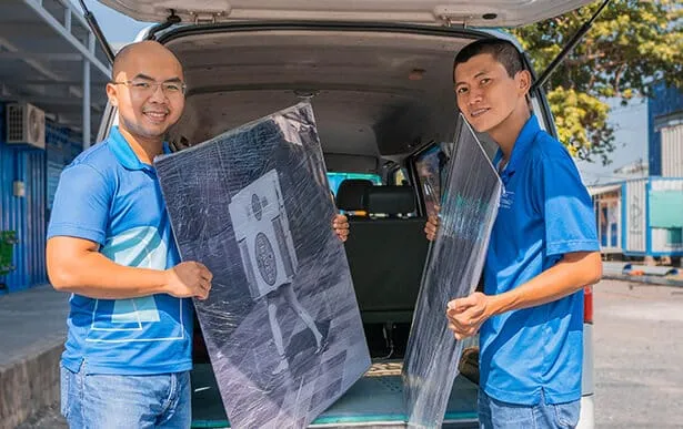 Sản phẩm man hold picture — Mystorage - Công Ty TNHH Austin Lab — MST 0315511569