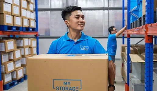 Sản phẩm man with box — Mystorage - Công Ty TNHH Austin Lab — MST 0315511569