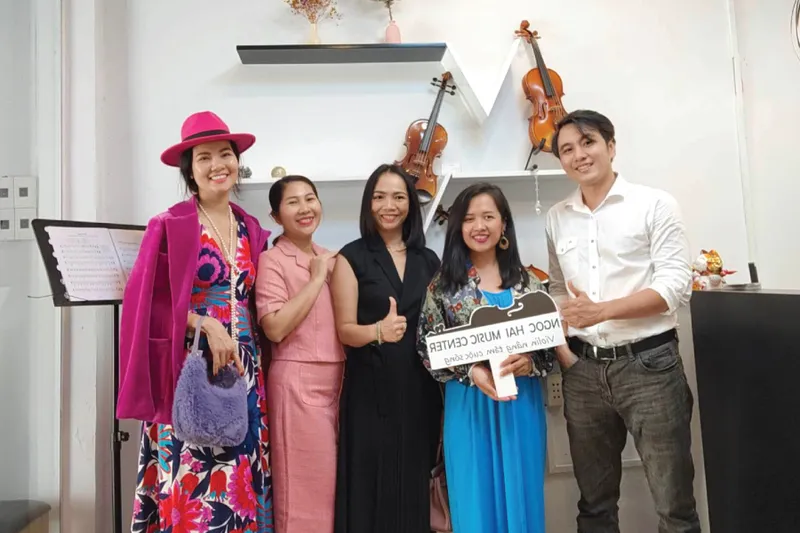Sản phẩm tran thi quynh ngoc hai music center — Công Ty TNHH Ngọc Hải VIOLIN — MST 0315518081